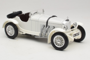 Mercedes SSKL Bianco 1931 Bburago 1:18 3002-M2 Pressofusione — immagine 4 di 6