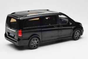 Mercedes V-Class W447 AMG Line Nero Norev 1:18 183860 Pressofusione — immagine 3 di 6