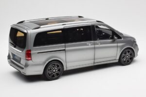 Mercedes V-Class W447 AMG Line Grigio Metallizzato Norev 1:18 183488 Pressofusione — immagine 3 di 9