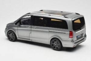 Mercedes V-Class W447 AMG Line Grigio Metallizzato Norev 1:18 183488 Pressofusione — immagine 8 di 9