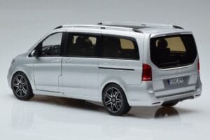 Mercedes V-Class V260 AMG Line Argento Norev 1:18 183871 Pressofusione — immagine 7 di 10