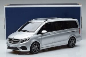 Mercedes V-Class V260 AMG Line Argento Norev 1:18 183871 Pressofusione — immagine 10 di 10
