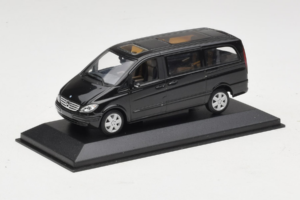 Mercedes Viano W639 Atlantis Blue Minichamps 1:43 B67871200 Pressofusione — immagine 2 di 4