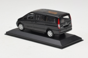 Mercedes Viano W639 Atlantis Blue Minichamps 1:43 B67871200 Pressofusione — immagine 3 di 4