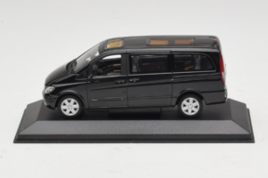 Mercedes Viano W639 Atlantis Blue Minichamps 1:43 B67871200 Pressofusione