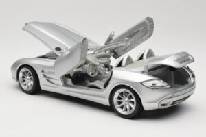 Mercedes Vision SLR Roadster Argento Maisto 1:18 B66962107 Pressofusione — immagine 5 di 8