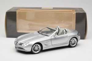 Mercedes Vision SLR Roadster Argento Maisto 1:18 B66962107 Pressofusione — immagine 8 di 8