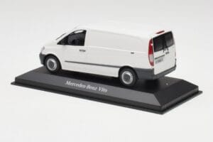 Mercedes Vito Arctic Bianco Minichamps 1:43 B66960524 Pressofusione — immagine 3 di 4