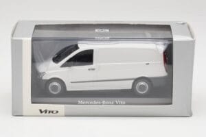 Mercedes Vito Arctic Bianco Minichamps 1:43 B66960524 Pressofusione — immagine 4 di 4
