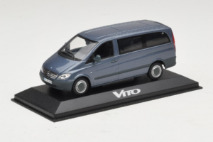 Mercedes Vito W638 Lugano Grey Minichamps 1:43 B67871201 Pressofusione — immagine 2 di 4