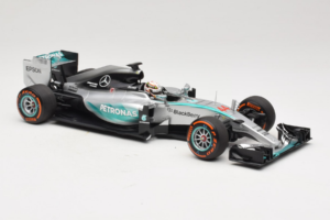 Mercedes W06 #44 L. Hamilton Mercedes AMG Petronas Japanese Grand Prix Winner 2015 Minichamps 1:18 110150344 Pressofusione — immagine 4 di 7