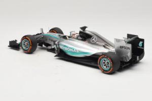 Mercedes W06 #44 L. Hamilton Mercedes AMG Petronas Japanese Grand Prix Winner 2015 Minichamps 1:18 110150344 Pressofusione — immagine 5 di 7