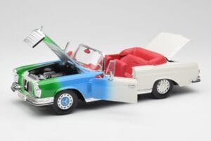 Mercedes 280SE W108 Tricolor Maisto 1:18 56014 Pressofusione — immagine 2 di 8