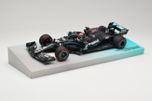 Mercedes W11 #63 G. Russell Mercedes AMG Petronas Sakhir Grand Prix 2020 Minichamps 1:18 113201663 Resina — immagine 2 di 7