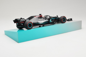 Mercedes W11 #63 G. Russell Mercedes AMG Petronas Sakhir Grand Prix 2020 Minichamps 1:18 113201663 Resina — immagine 3 di 7