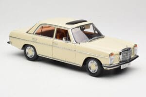 Mercedes W115 Strich 8 Crema Sun Star 1:18 4581 Pressofusione — immagine 6 di 8