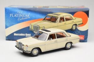 Mercedes W115 Strich 8 Crema Sun Star 1:18 4581 Pressofusione — immagine 8 di 8