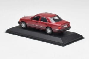 Mercedes 300D W124 Rosso Minichamps 1:43 3209 Pressofusione — immagine 3 di 4