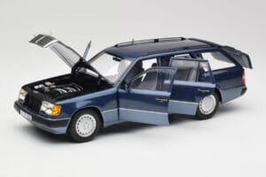 Mercedes 300D W124 T-Modell Nautical Blu Norev 1:18 183962 Pressofusione — immagine 2 di 8