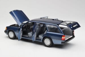 Mercedes 300D W124 T-Modell Nautical Blu Norev 1:18 183962 Pressofusione — immagine 5 di 8