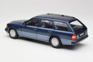 Mercedes 300D W124 T-Modell Nautical Blu Norev 1:18 183962 Pressofusione — immagine 7 di 8