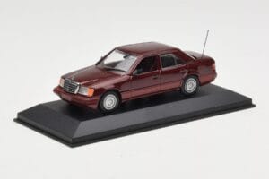 Mercedes W124 Dark Red Metallic Minichamps 1:43 MB002 Pressofusione — immagine 2 di 4