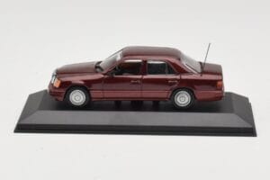Mercedes W124 Dark Red Metallic Minichamps 1:43 MB002 Pressofusione