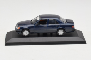 Mercedes W124 Blu Scuro Minichamps 1:43 MB006 Pressofusione