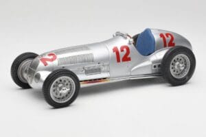 Mercedes W125 #12 R. Caracciola Grand Prix 1937 CMC 1:18 M-052 Pressofusione