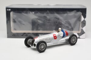 Mercedes W125 #6 Daimler-Benz AG R. Caracciola 2nd Place Eifel Race Nurburgring 1937 Minichamps 1:18 155373106 Pressofusione — immagine 6 di 6