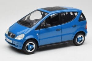 Mercedes A-Class W168 Azure Blu Maisto 1:18 50311 Pressofusione