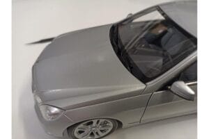 Mercedes Classe E W212 Avantgarde Iridium Argento Vernice Edizione 1 Minichamps 1:18 B66960212-D1 Pressofusione — immagine 8 di 11