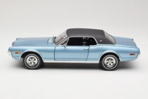 Mercury Cougar XR-7 Blu Sun Star 1:18 1562 Pressofusione — immagine 4 di 8
