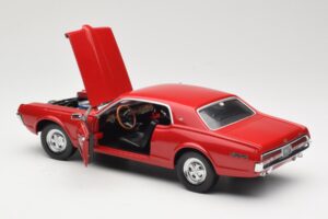 Mercury Cougar XR-7 Rosso Sun Star 1:18 1541 Pressofusione — immagine 5 di 8