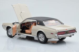 Mercury Cougar XR7-G Fawn Sun Star 1:18 1572 Pressofusione — immagine 5 di 8