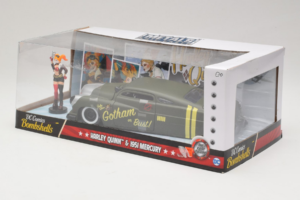 Mercury Gotham or Bust With Harley Quinn Figure Metals Diecast 1:24 30456 Pressofusione — immagine 3 di 3
