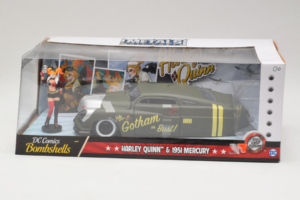 Mercury Gotham or Bust With Harley Quinn Figure Metals Diecast 1:24 30456 Pressofusione