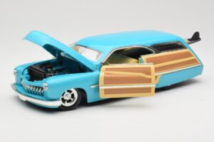 Mercury Merc Woodie Blu Hot Wheels 1:18 27806 Pressofusione — immagine 2 di 8