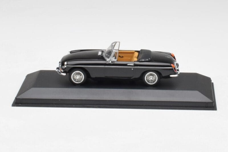 MGB Cabriolet Nero Minichamps 1:43 430131030 Pressofusione