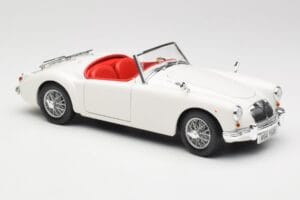 MGA Roadster Old English White Revell 1:18 08455 Pressofusione — immagine 6 di 8