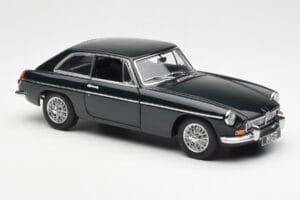 MGB GT Mk2 Coupe Racing Verde AUTOart 1:18 76602 Pressofusione — immagine 6 di 8
