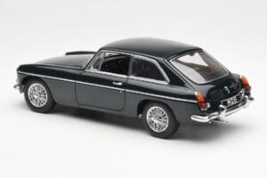 MGB GT Mk2 Coupe Racing Verde AUTOart 1:18 76602 Pressofusione — immagine 7 di 8