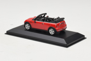 Mini Cooper R52 Cabriolet Rosso Minichamps 1:43 431138230 Pressofusione — immagine 3 di 4