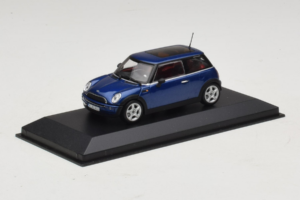 Mini Cooper Blu Minichamps 1:43 MINI009 Pressofusione — immagine 2 di 5