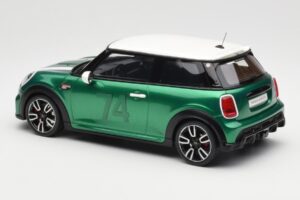 MINI Cooper F56 JCW British Racing Verde Otto 1:18 OT1098 Resina — immagine 5 di 6