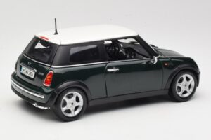 Mini Cooper Mk7 Verde Maisto 1:18 7271336 Pressofusione — immagine 3 di 8
