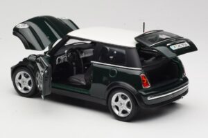 Mini Cooper Mk7 Verde Maisto 1:18 7271336 Pressofusione — immagine 5 di 8