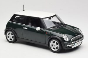 Mini Cooper Mk7 Verde Maisto 1:18 7271336 Pressofusione — immagine 6 di 8