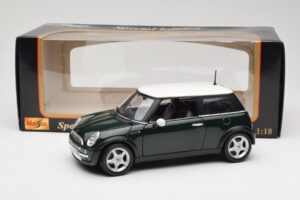 Mini Cooper Mk7 Verde Maisto 1:18 7271336 Pressofusione — immagine 8 di 8