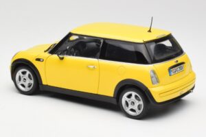 Mini Cooper One R50 Pacchetto Aerodinamico Giallo Kyosho 1:18 80430148553 Pressofusione — immagine 7 di 8